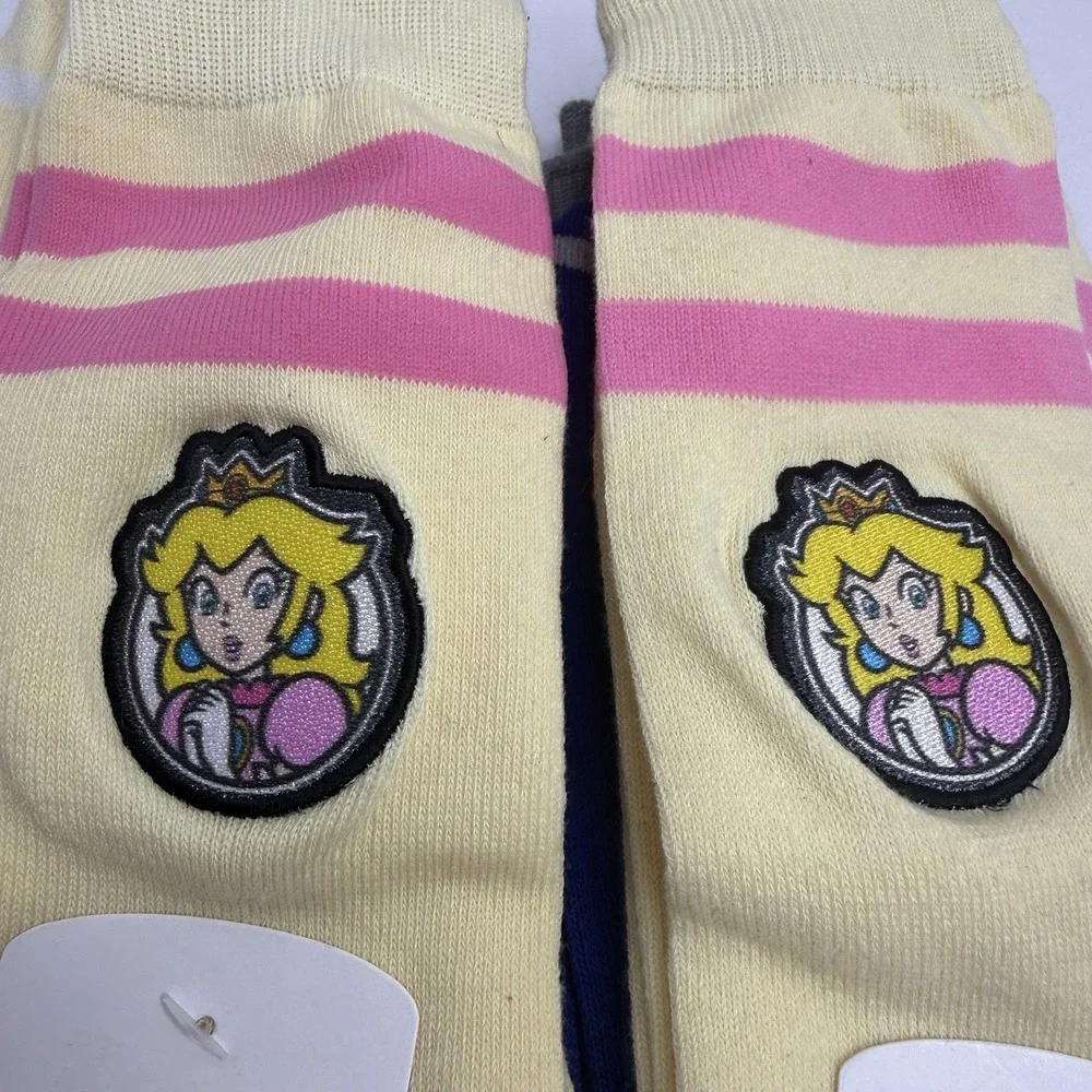 Super Mario Crew Socks 6 Pair Set Princess Peach Toad Donkey Kong NEW Bioworld